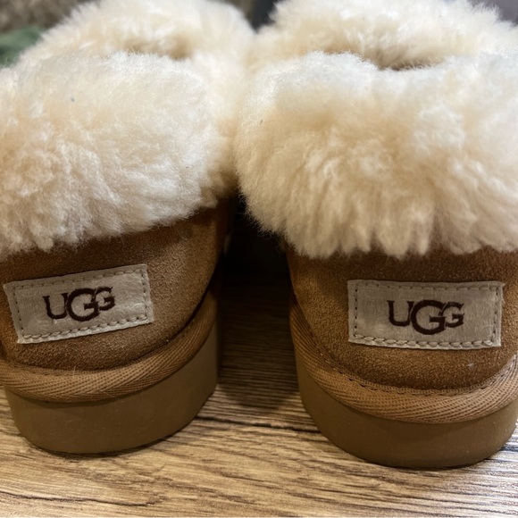 UGG Women’s Nita Closed Back Shoe - Picture 1 of 7
